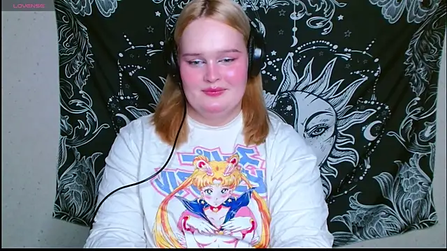 Snapshot of rozzhaos8 chatting on February 15, 2026, 7:02 pm rozzhaos8 online show from February 15, 2026, 7:02 pm