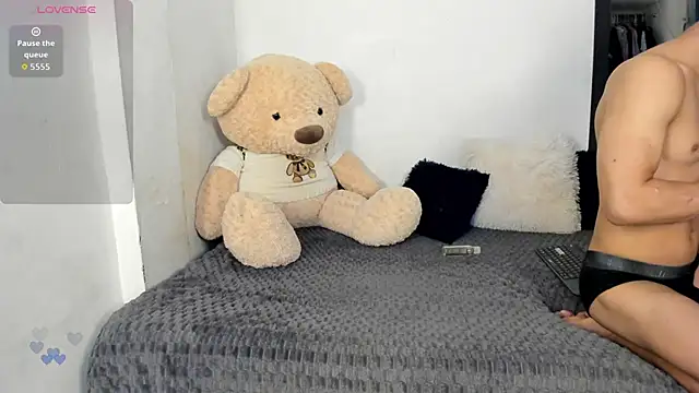 LittleParker online show from October 27, 2025, 12:39 pm