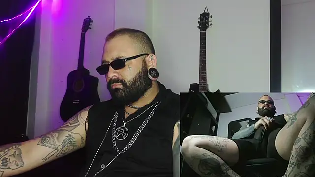 darkclothes online show from December 27, 2024, 8:24 am