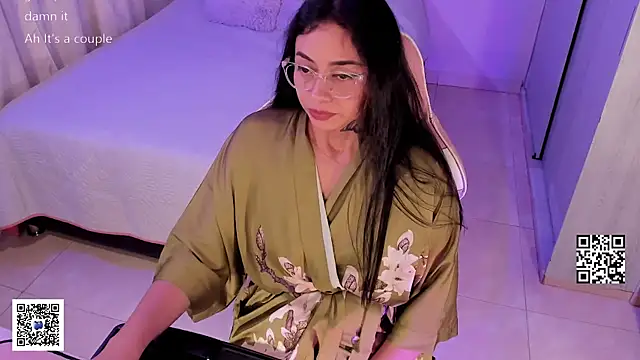 Snapshot of Aleja24Evans chatting on February 14, 2025, 3:33 am Aleja24Evans online show from February 14, 2025, 3:33 am