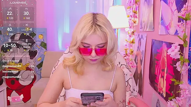 Coconut Mia online show from March 7, 2025, 4:13 am