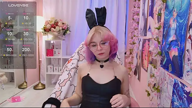 Coconut Mia online show from September 30, 2025, 4:13 pm