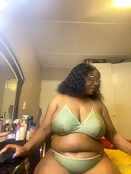 Nomthie online show from September 22, 2025, 5:41 pm