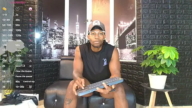 Snapshot of RicoBrown777_ chatting on October 25, 2025, 3:49 am RicoBrown777 online show from October 25, 2025, 3:49 am