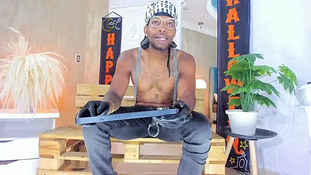 Snapshot of RicoBrown777_ chatting on October 31, 2025, 4:42 am RicoBrown777 online show from October 31, 2025, 4:42 am