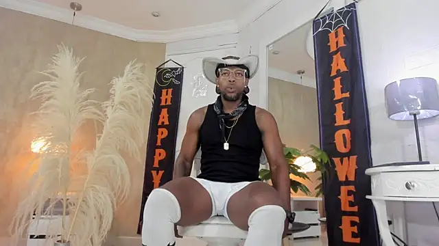 Snapshot of RicoBrown777_ chatting on October 30, 2025, 4:11 am RicoBrown777 online show from October 30, 2025, 4:11 am