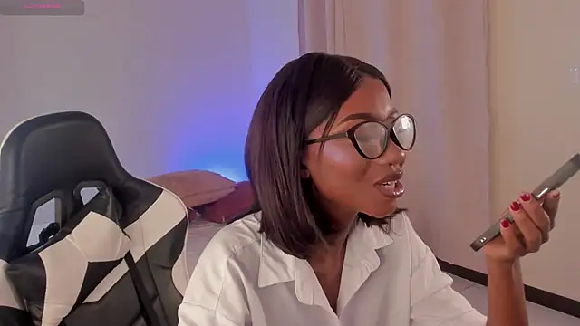 SavannahWildee online show from February 2, 2025, 3:39 pm