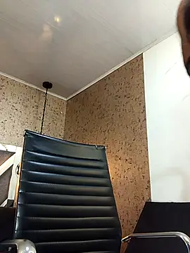 Michelle Brito1 online show from October 15, 2025, 7:55 pm