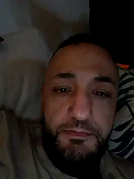 Snapshot of Reeeks69 chatting on February 23, 2025, 3:35 am Reeeks69 online show from February 23, 2025, 3:35 am