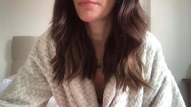 paolajonez online show from September 26, 2025, 5:09 pm