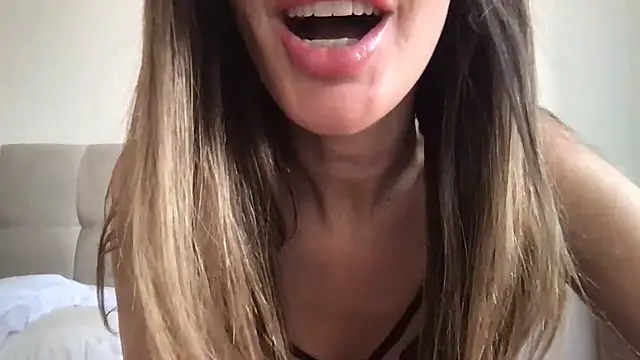 paolajonez online show from February 8, 2025, 4:46 pm