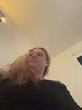 Lalalynn online show from April 27, 2026, 7:56 pm