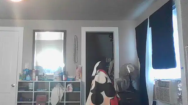 Lalalynn online show from June 10, 2026, 1:01 pm