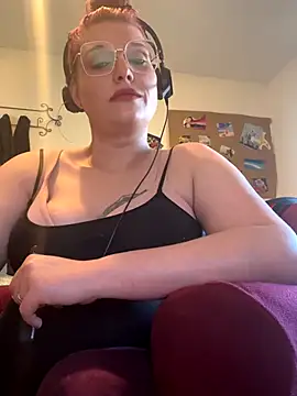 Lalalynn online show from November 13, 2025, 7:40 pm