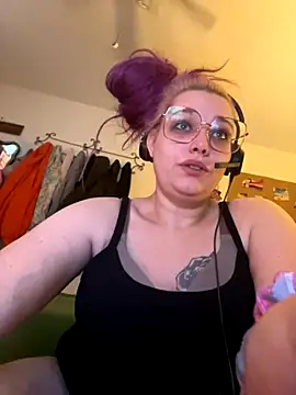 Lalalynn online show from December 1, 2025, 3:46 pm