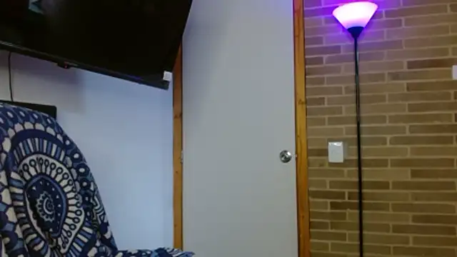 helenacyruss online show from November 24, 2025, 7:36 pm