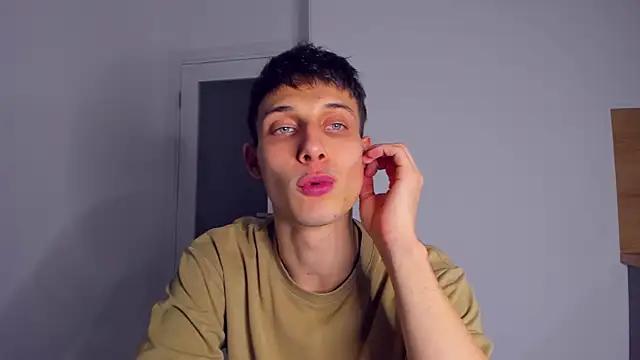 Kent Ross online show from November 17, 2025, 8:13 pm