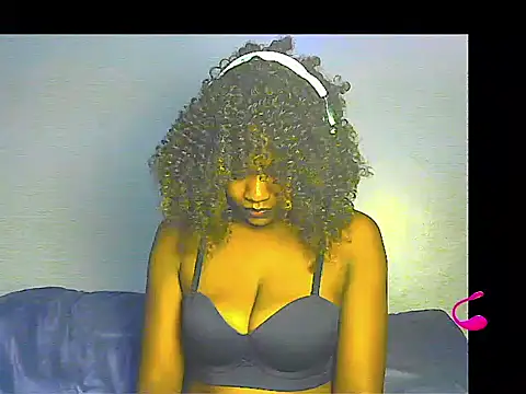 Snapshot of lilylovexx chatting on February 12, 2026, 6:57 am lilylovexx online show from February 12, 2026, 6:57 am