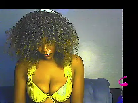 Snapshot of lilylovexx chatting on February 3, 2026, 5:38 am lilylovexx online show from February 3, 2026, 5:38 am