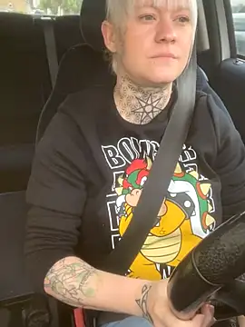 poussichienne online show from October 9, 2025, 10:38 am