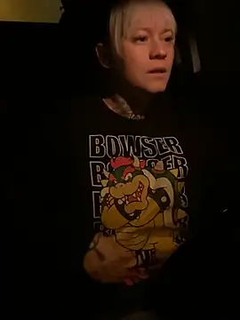 poussichienne online show from February 25, 2026, 4:23 am