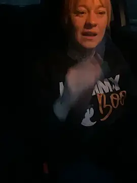 poussichienne online show from March 25, 2026, 5:18 am