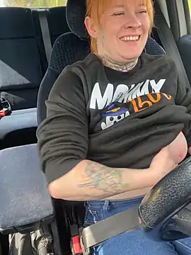 poussichienne online show from March 23, 2026, 11:21 am