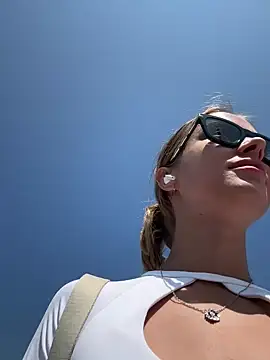 enjoy my beauty online show from February 7, 2025, 4:16 am