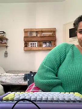 Curvydesifromgermany online show from September 15, 2025, 9:43 am