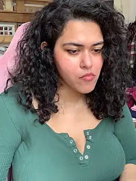 Curvydesifromgermany online show from April 3, 2026, 8:43 am