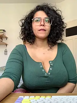 Curvydesifromgermany online show from March 21, 2025, 11:12 am