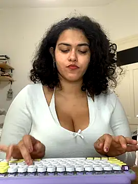 Curvydesifromgermany online show from September 11, 2025, 12:16 pm