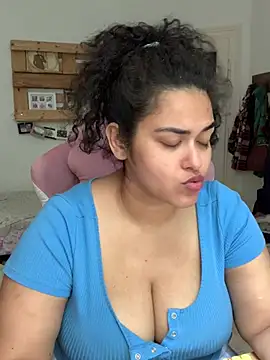 Curvydesifromgermany online show from July 2, 2026, 1:28 pm