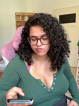 Curvydesifromgermany online show from April 2, 2026, 10:33 am