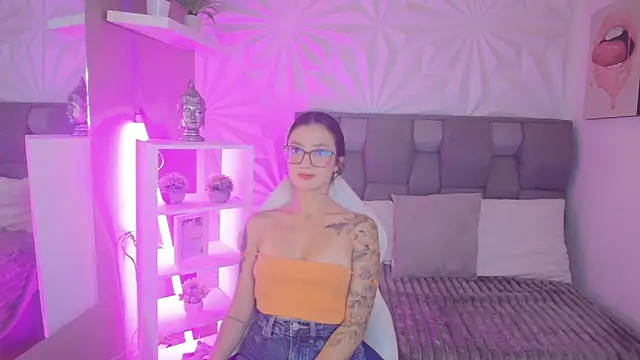 mariiana-diaz online show from March 21, 2026, 3:49 pm