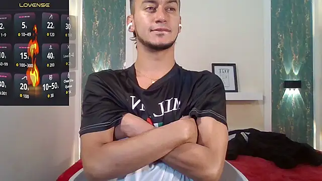 Snapshot of Kevin_Torres chatting on September 17, 2025, 4:14 am Kevin Torres online show from September 17, 2025, 4:14 am