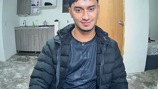 Snapshot of Kevin_Torres chatting on October 21, 2025, 2:22 am Kevin Torres online show from October 21, 2025, 2:22 am