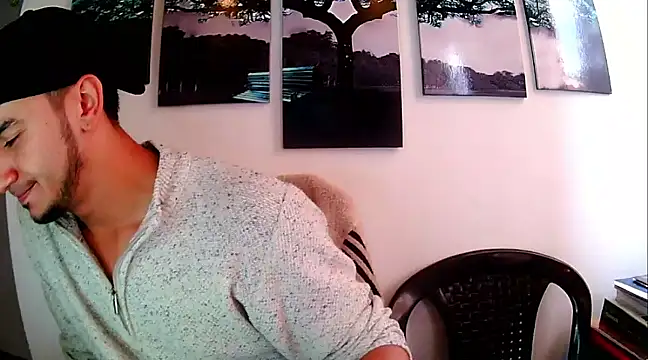 Snapshot of Kevin_Torres chatting on February 26, 2025, 5:31 pm Kevin Torres online show from February 26, 2025, 5:31 pm