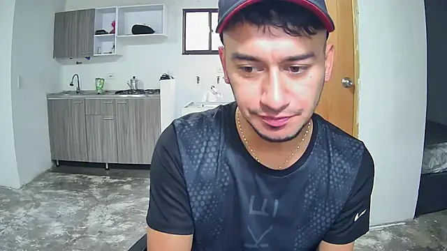 Snapshot of Kevin_Torres chatting on October 21, 2025, 9:25 pm Kevin Torres online show from October 21, 2025, 9:25 pm