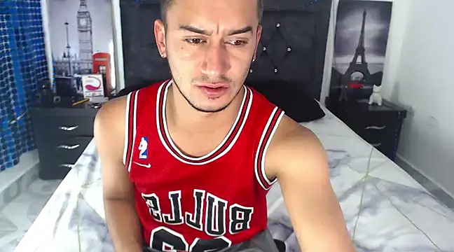 Snapshot of Kevin_Torres chatting on February 23, 2025, 8:00 pm Kevin Torres online show from February 23, 2025, 8:00 pm