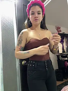 Snapshot of annavi_ chatting on June 16, 2026, 5:13 pm annavi online show from June 16, 2026, 5:13 pm