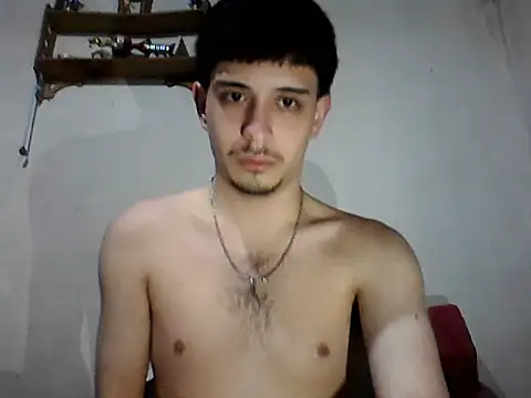 Snapshot of Elvergonn2105 chatting on October 7, 2025, 4:35 am Elvergonn2105 online show from October 7, 2025, 4:35 am