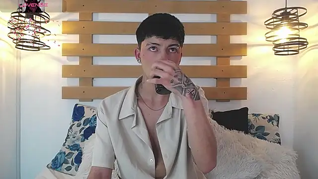 Steev Novoa online show from February 6, 2025, 9:53 am