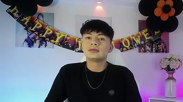 Steev Novoa online show from October 17, 2025, 8:54 pm