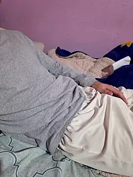 Snapshot of Mrtzz_ chatting on October 12, 2025, 8:32 pm Mrtzz online show from October 12, 2025, 8:32 pm