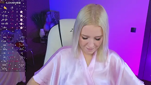 Snapshot of Selenatrend chatting on November 16, 2025, 6:29 am Selenatrend online show from November 16, 2025, 6:29 am