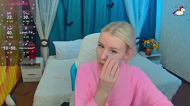 Snapshot of Selenatrend chatting on November 5, 2025, 12:19 pm Selenatrend online show from November 5, 2025, 12:19 pm