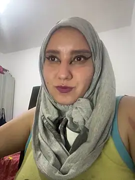 hannahayat online show from April 17, 2026, 1:19 am