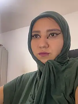 hannahayat online show from April 10, 2026, 2:35 pm