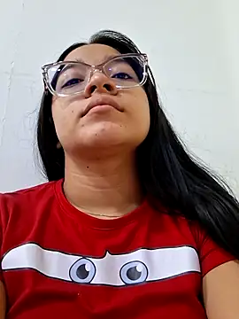 -VICKKY online show from February 3, 2026, 1:38 pm